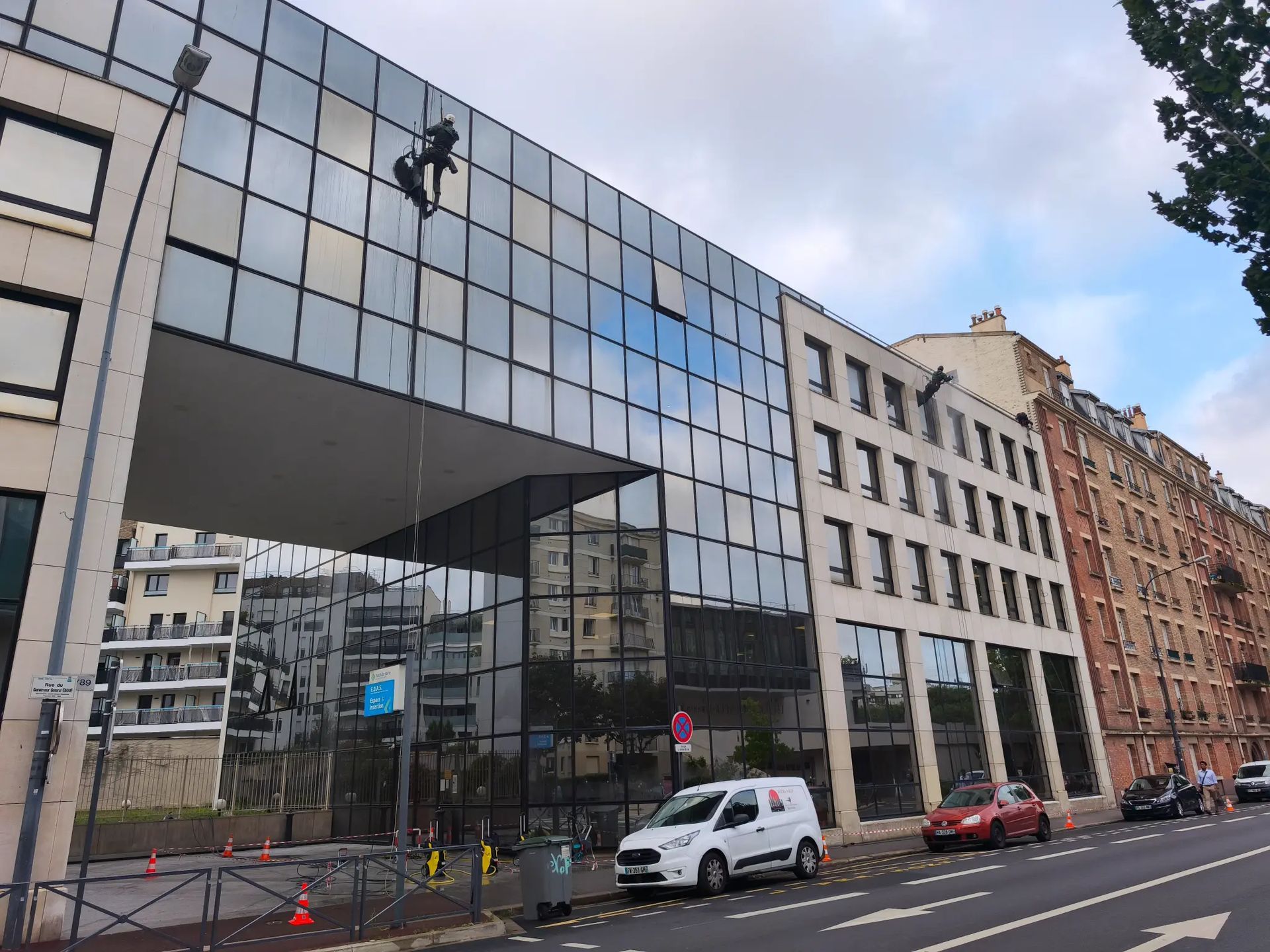 Grande structure vitrée